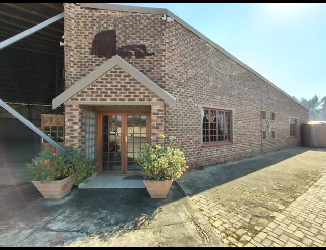 1,060M² WORKSHOP TO LET IN UNITAS PARK